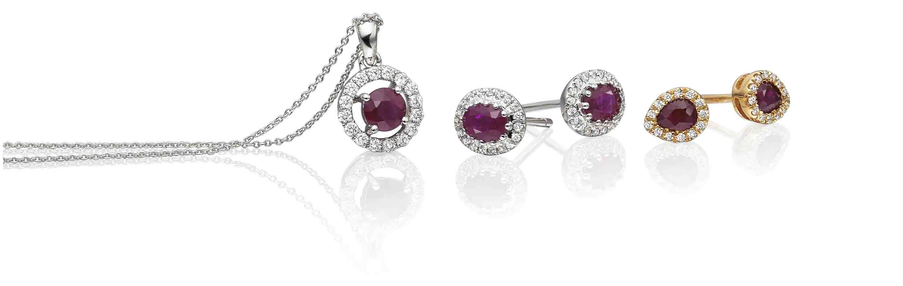 Ruby necklace and ruby earrings set on gold