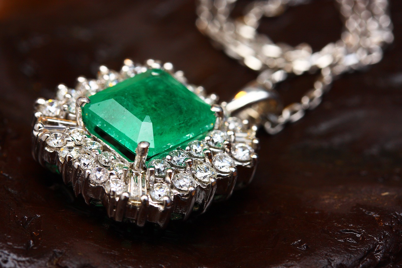 The Ultimate Jewellery Buying Guide for Beginners