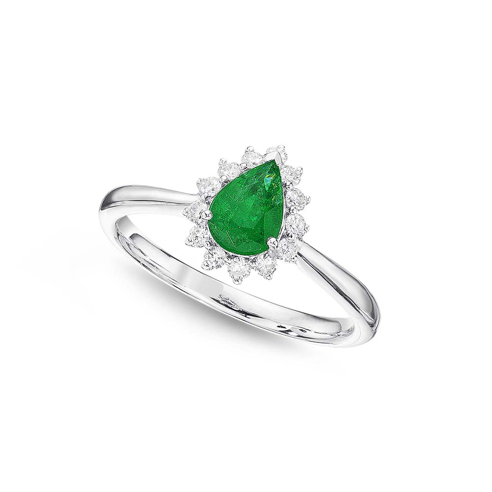 diamond treats emerald ring