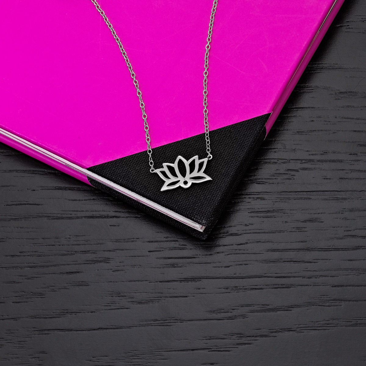 Silver lotus necklace on sale pendant