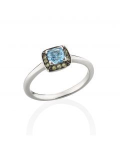 Swiss Blue Topaz and Peridot Ring in 18K White Gold