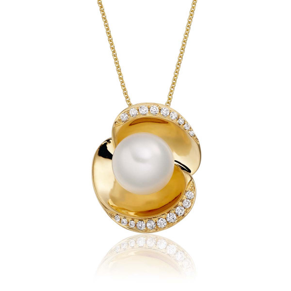 Freshwater Single Pearl Pendant 0.10ct Diamond in 9K Yellow Gold